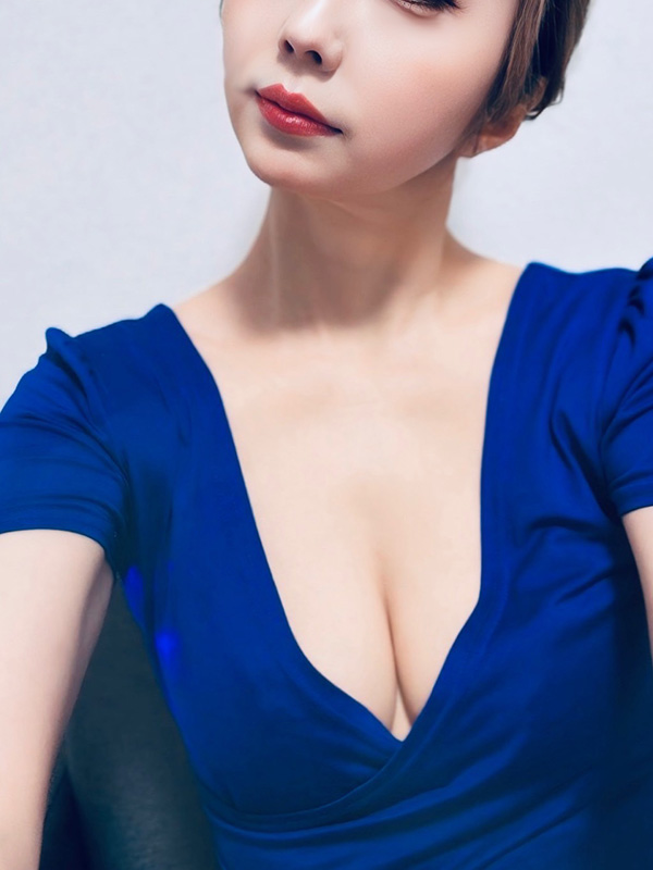 16時から大人気セラピスト玲奈さんご案内出来ます♪